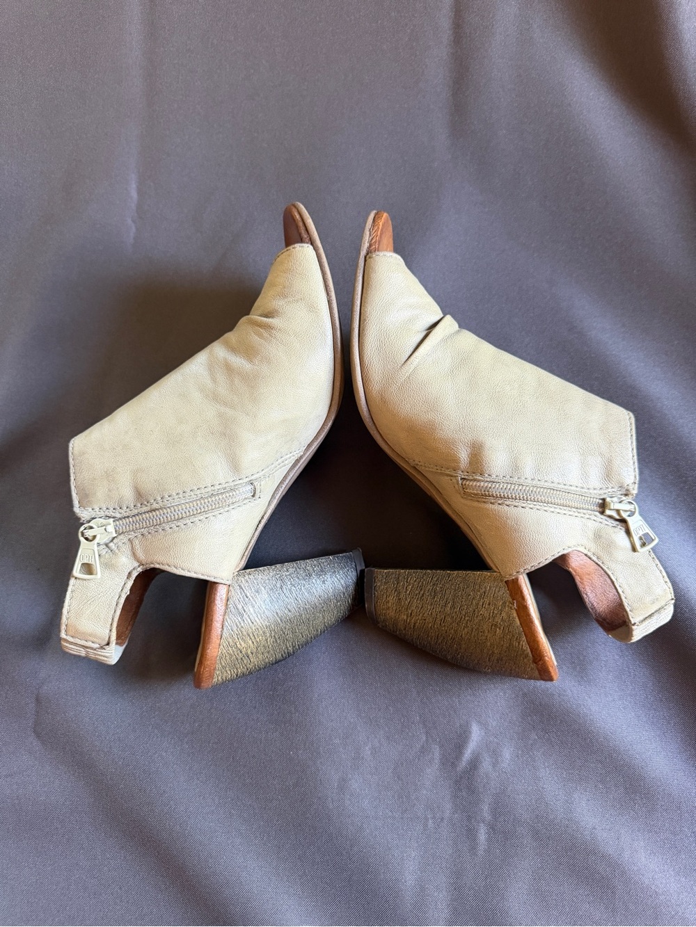 Miz Mooz Grey Leather Cutout Peep-Toe Block Heel Sandals - Picture 3 of 7